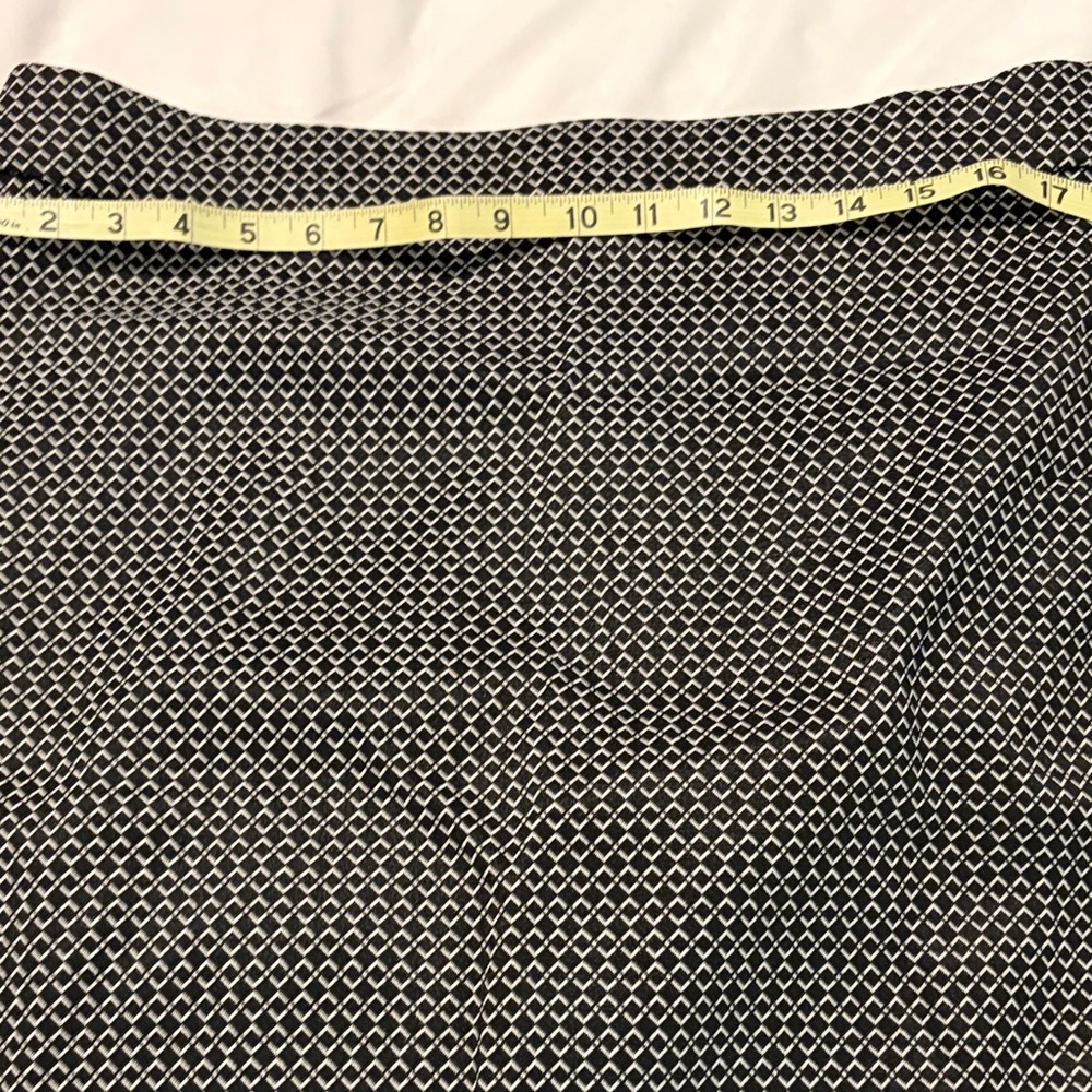 Elle Monochrome Geometric Pencil Skirt